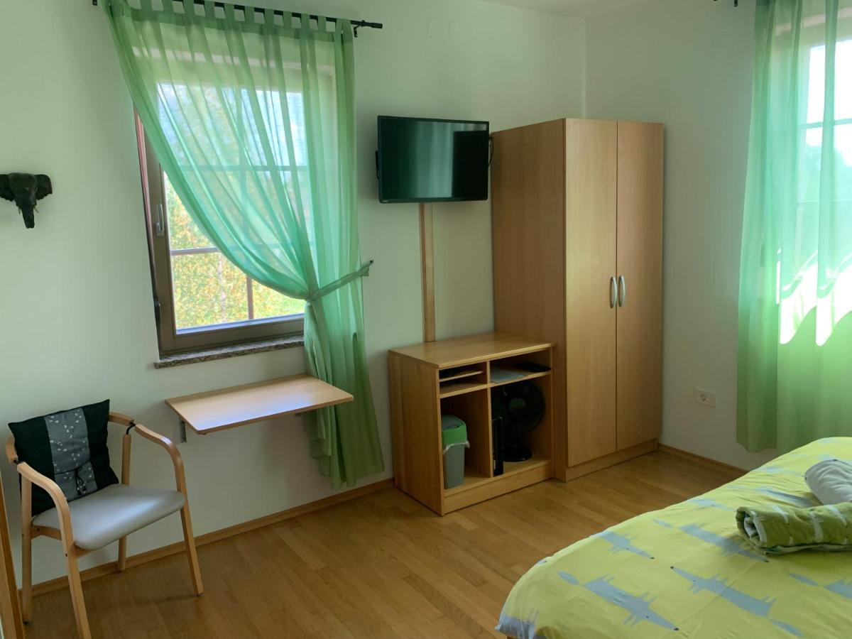Lipizzaner Lodge Guest House Postojna Buitenkant foto