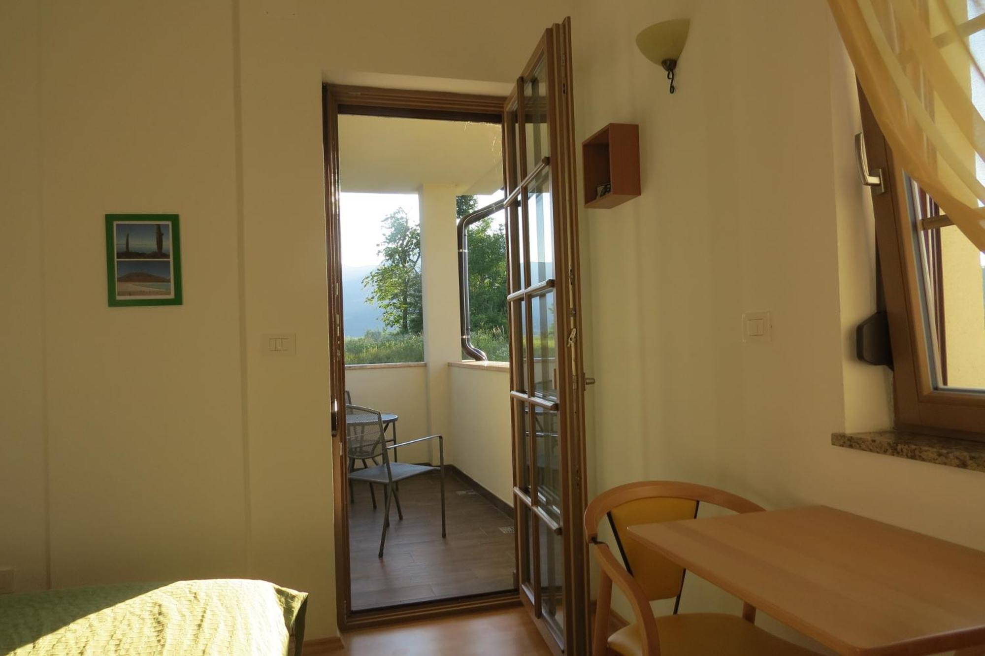Lipizzaner Lodge Guest House Postojna Kamer foto