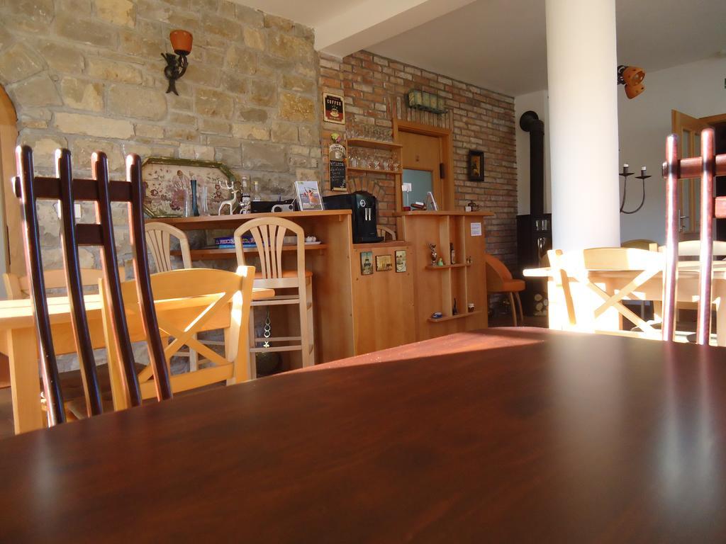Lipizzaner Lodge Guest House Postojna Buitenkant foto