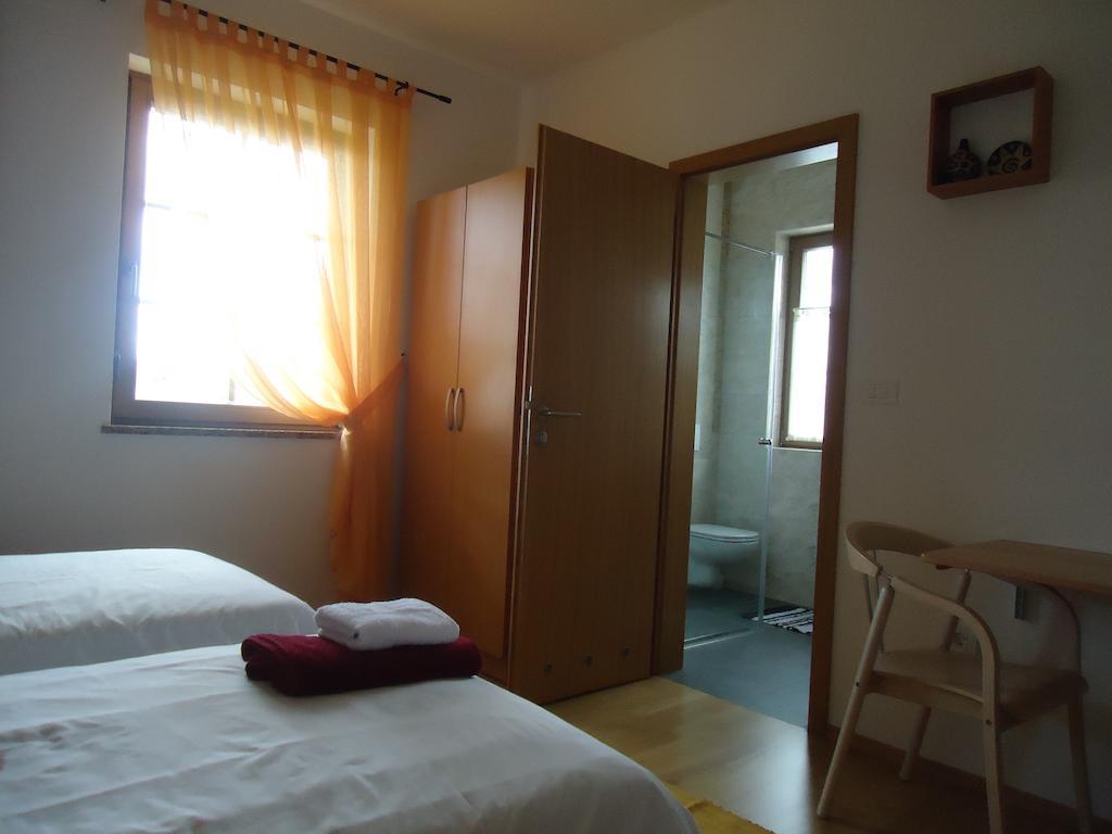 Lipizzaner Lodge Guest House Postojna Kamer foto