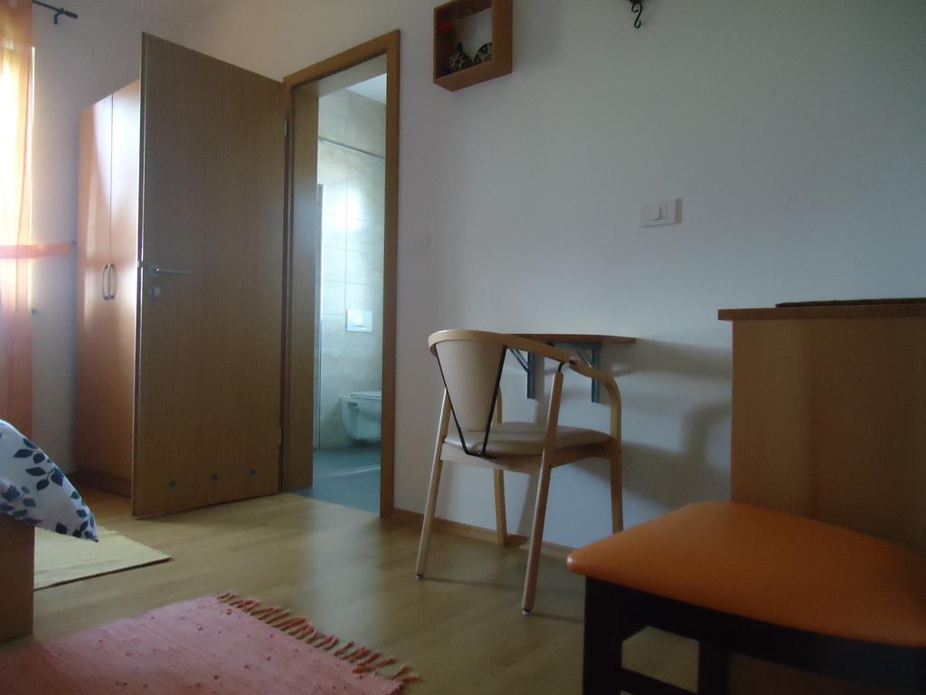 Lipizzaner Lodge Guest House Postojna Buitenkant foto
