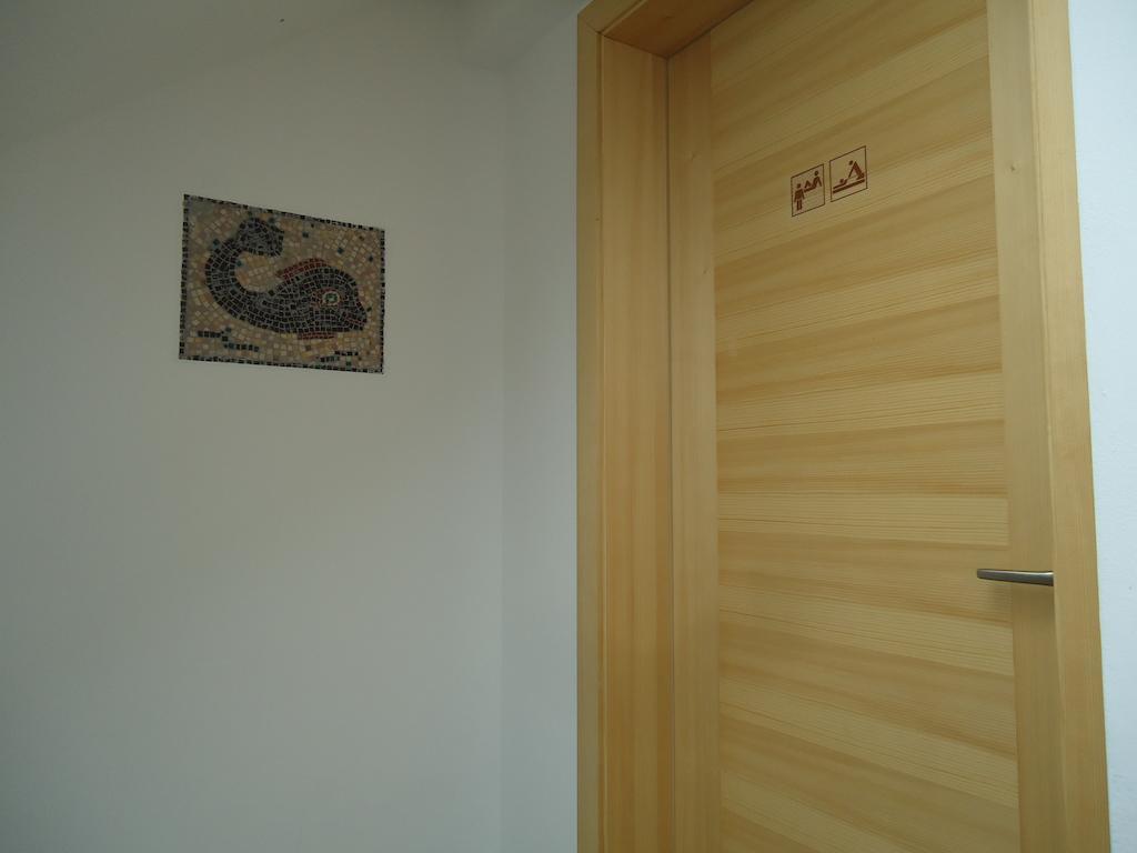 Lipizzaner Lodge Guest House Postojna Buitenkant foto